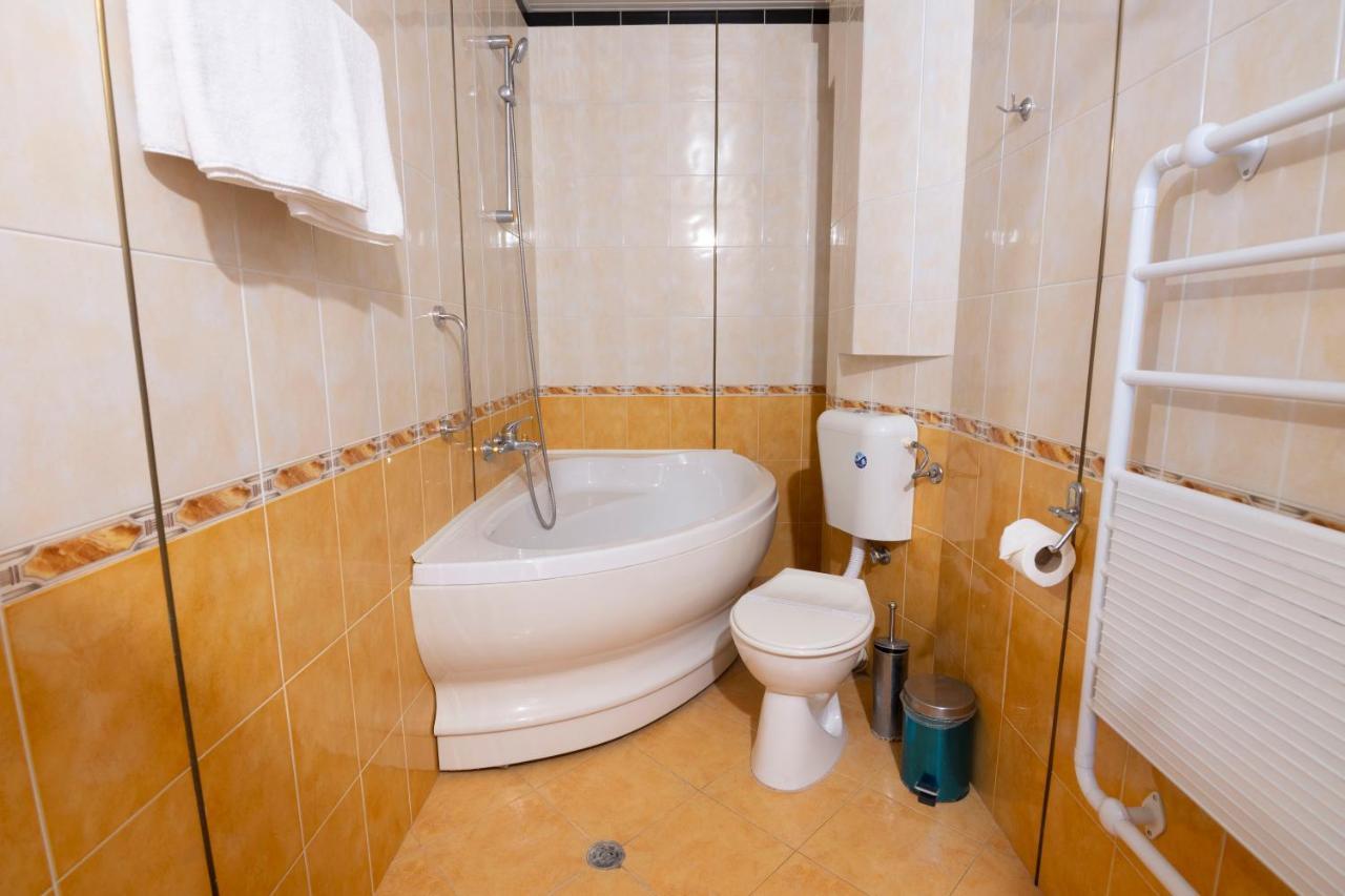 Hotel Slaviani Dimitrovgrad  Esterno foto