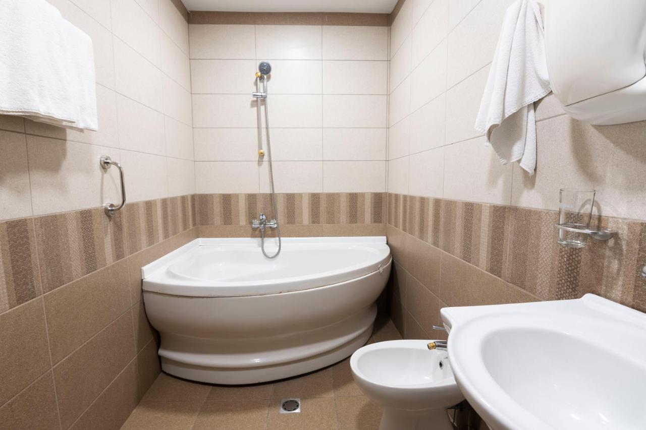 Hotel Slaviani Dimitrovgrad  Esterno foto