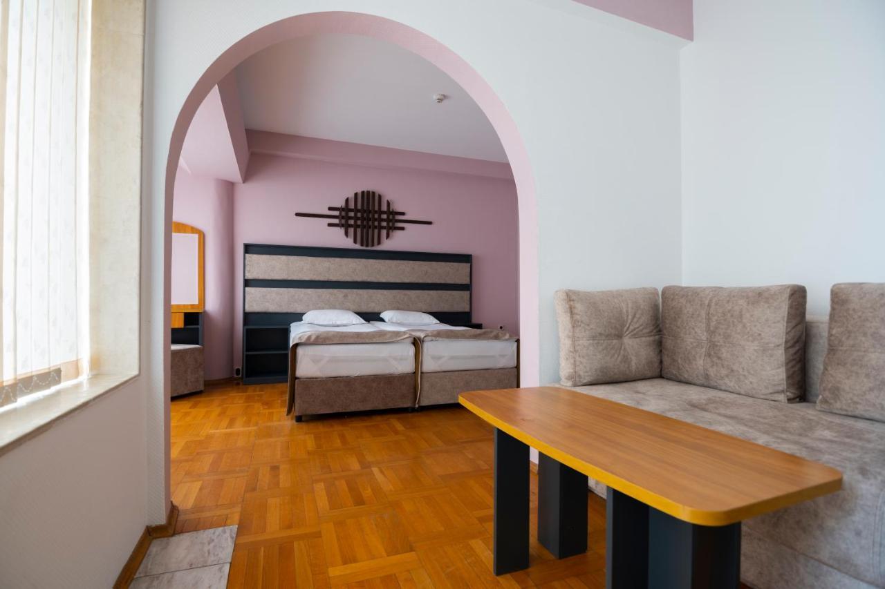 Hotel Slaviani Dimitrovgrad  Esterno foto