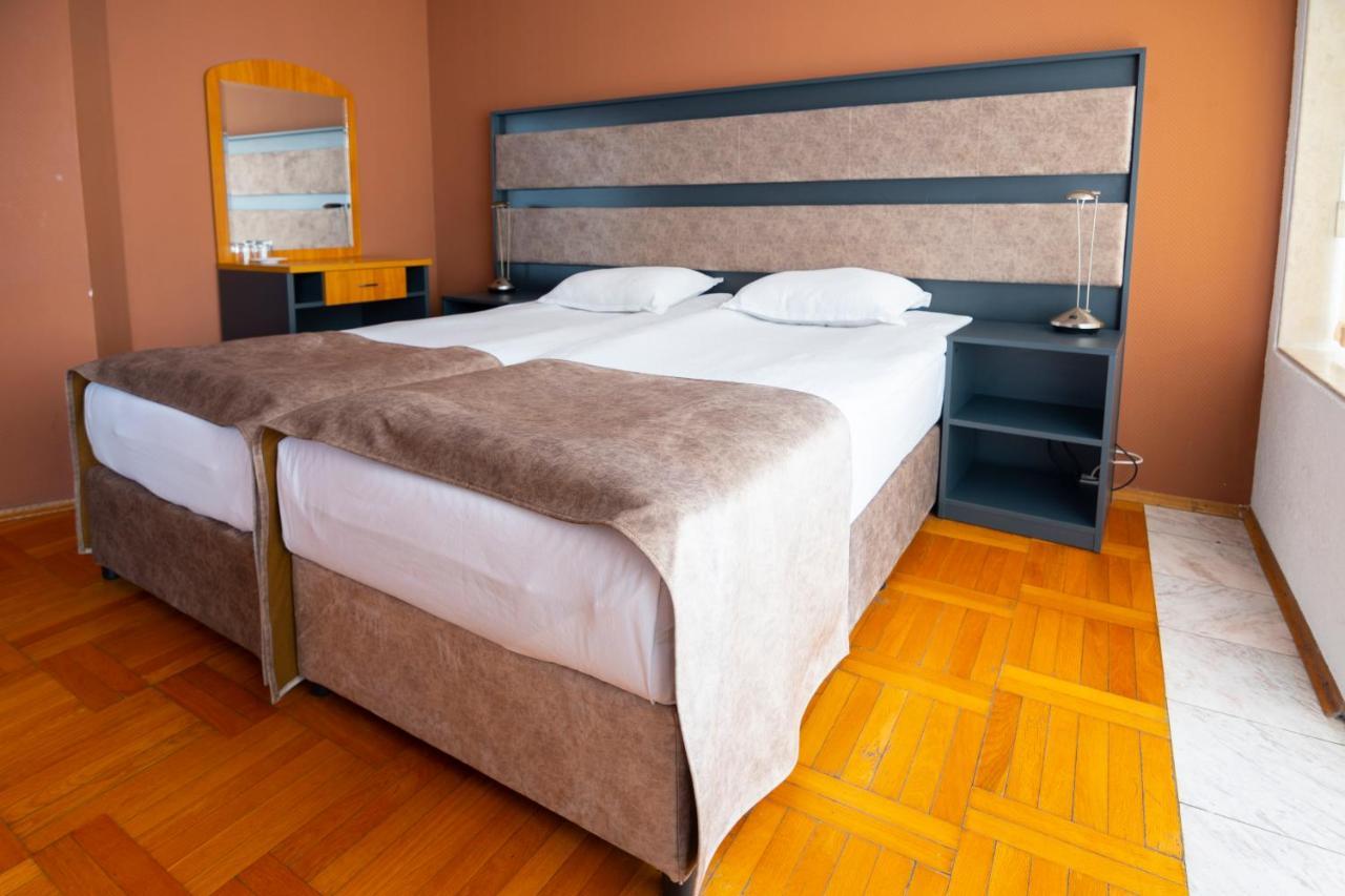 Hotel Slaviani Dimitrovgrad  Esterno foto